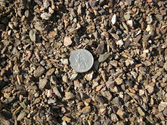 Minus Table Mesa Brown 3/8 inch landscape rock